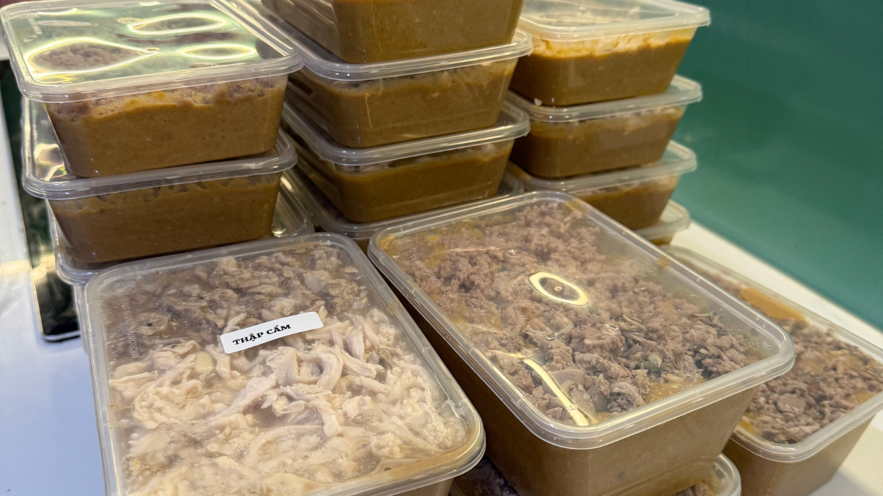 Những hộp pate tươi đầy đặn cho bữa ăn mỗi ngày
